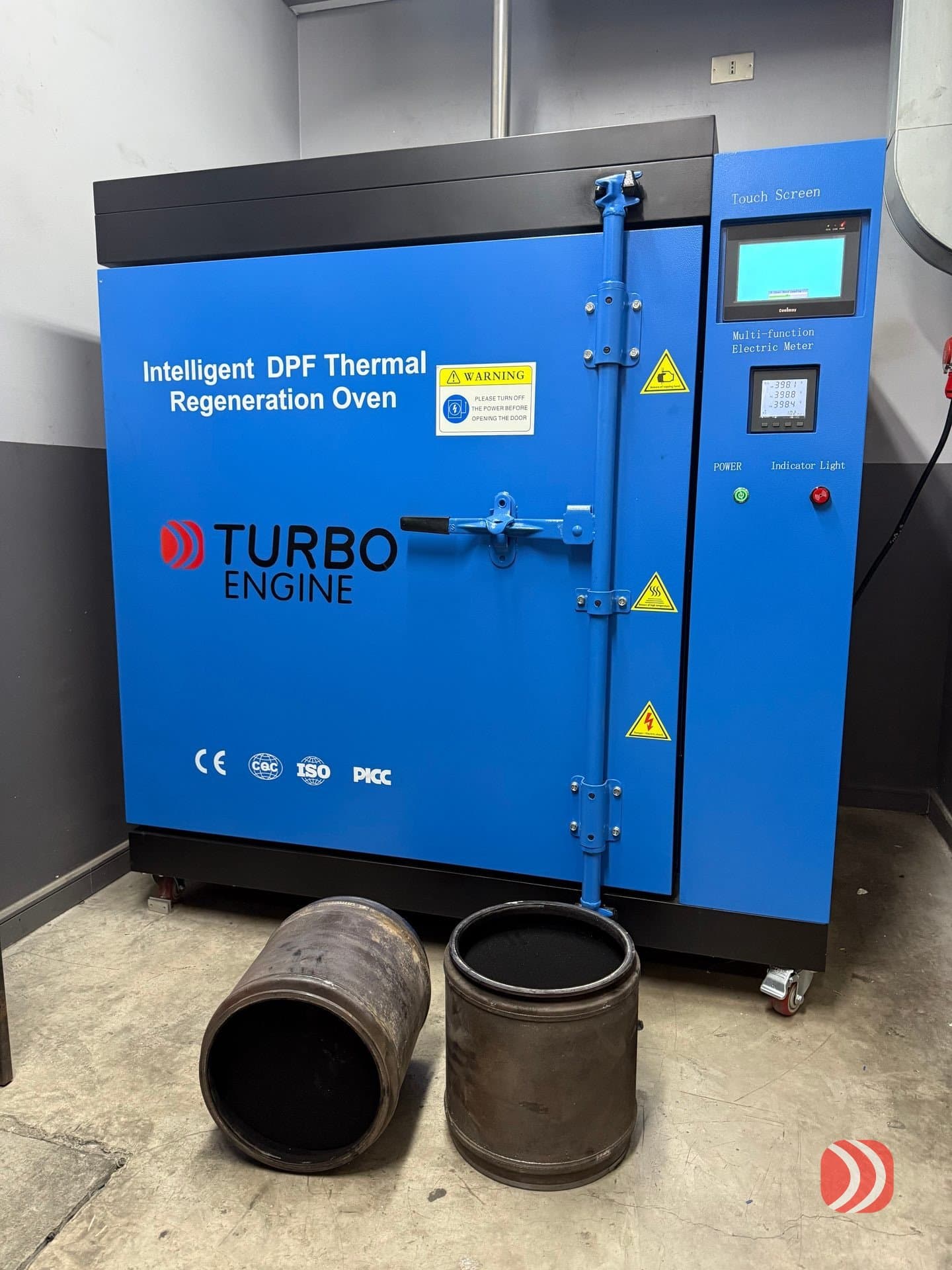 Horno de regeneración térmica de DPF en el taller Turbo Engine